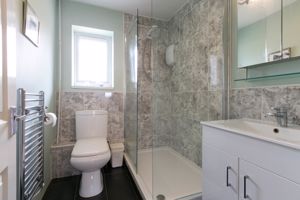 Shower room- click for photo gallery